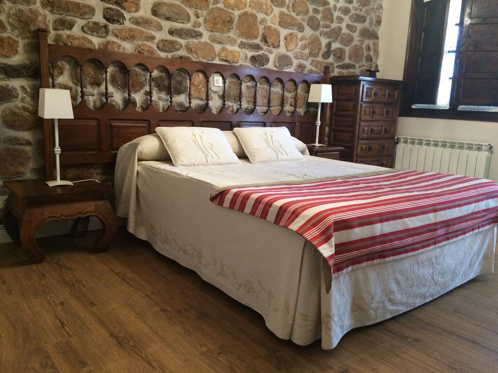 Posada Real La Montanesa Corrales De Buelna Extérieur photo